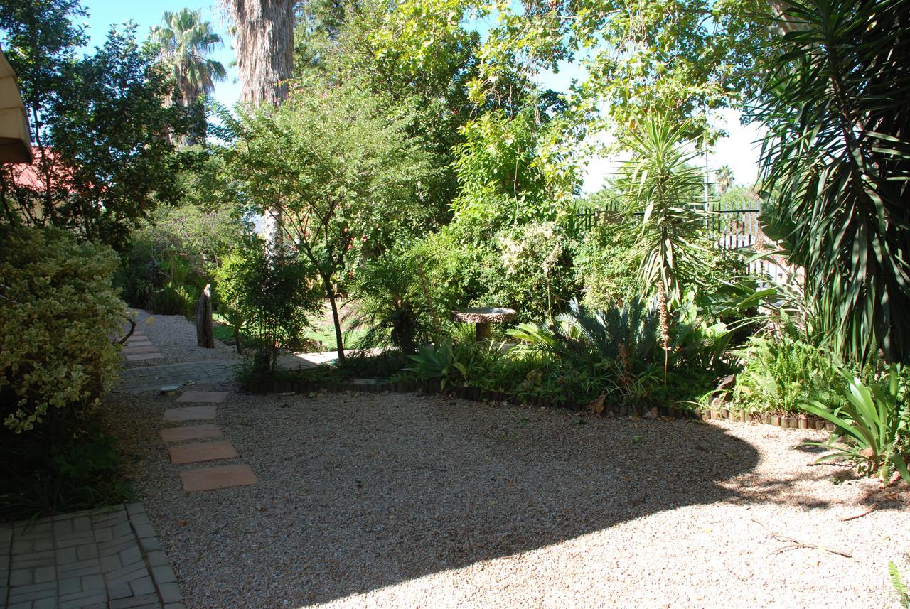 86 On Langenhoven Bed & Breakfast Oudtshoorn Exterior foto